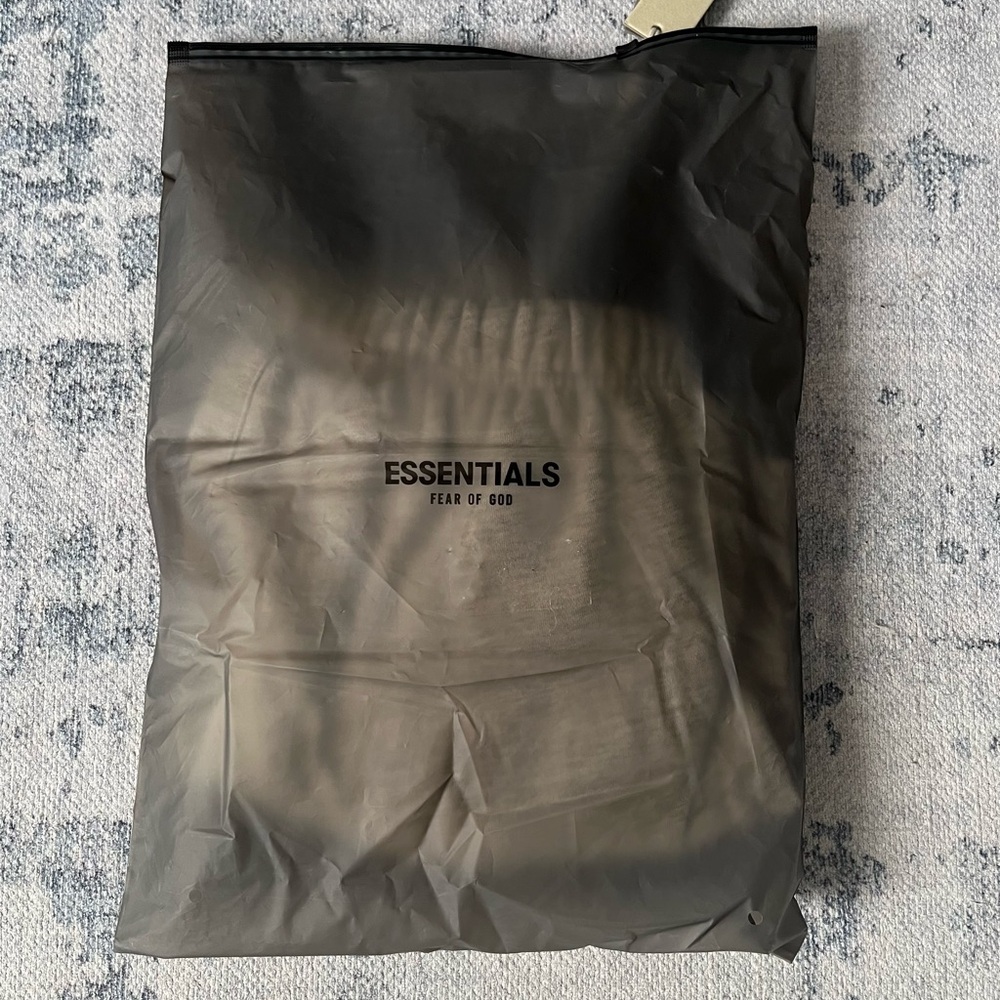 Gray NBA Essentials Shorts Fear of God - Picture 2 of 2